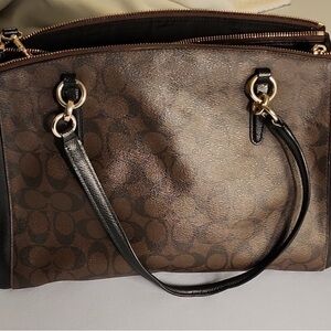 Elegant Coach tote bag